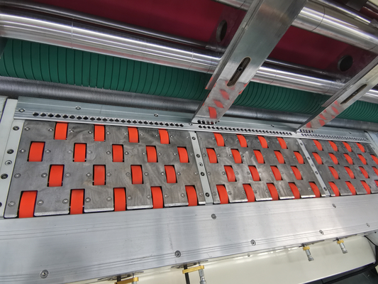 Het pneumatische 1426 Roterende Automatische Golfkarton van de Matrijzensnijmachine volledig