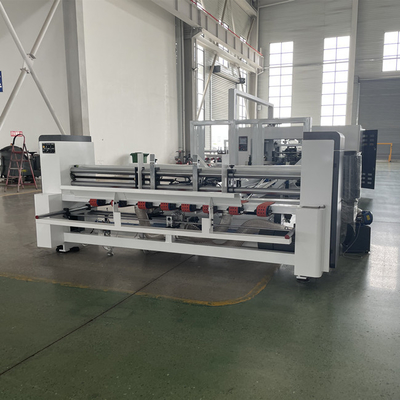 2600 Type Geautomatiseerd 5layer-Karton die en Machinehoge snelheid vouwen lijmen