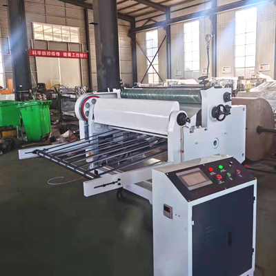 Geautomatiseerde Kartonnen Snijder 1600mm van de Golfkartonproductielijn
