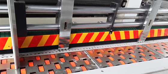 Inkt Golf van de de Drukmachine van Kartonflexo Roterende Aangepaste de Matrijzensnijder van Slotter