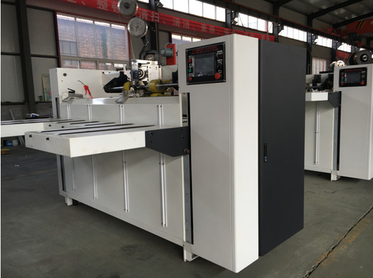 Het Kartonvakje van Mitsubishi Dubbele Servo Automatische Stikkende Machine voor Document Vakje het Maken