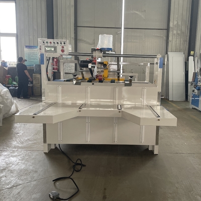 220V/380V golfconsumptie van de de Machine7.5kw Macht van Gluer van de Kartonomslag 7000*3000*2000mm Afmeting