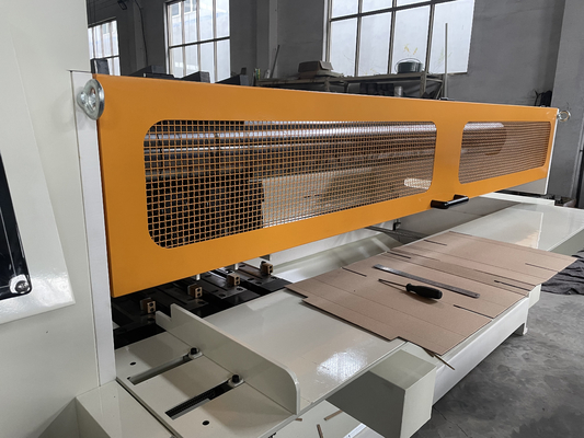 Innovatieve roterende snijmachine met vier schakels, model 2000
