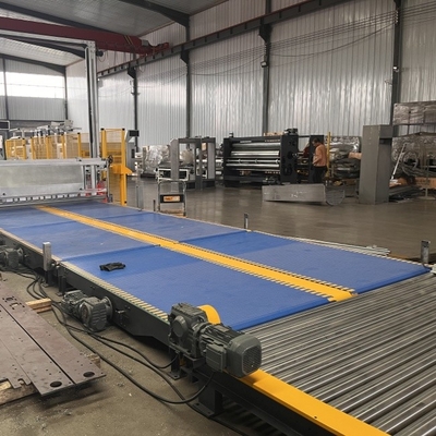 Modulaire riemenconveyor voor de productie van golfkarton