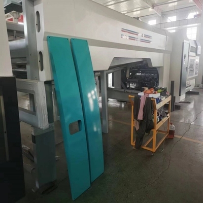 Flexoprinting vouwlijmmachine karton productielijn nauwkeurig en netjes stapelen