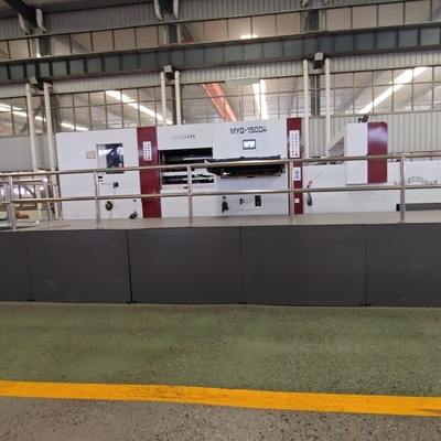 Glanzige 980 mm gegolfde karton die cutter PLC gecontroleerd
