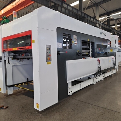 1300/1500mm nauwkeurigheid PLC-controle gegolfde karton die snijmachine