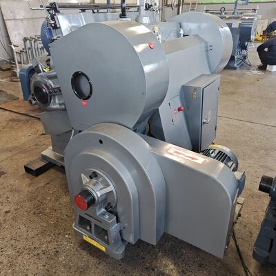 Hengshui Motor Golfkarton Stansmachine Max Effectieve Afmeting 1200 X 830mm Werksnelheid 20 Slagen Per Minuut