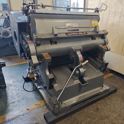 5.5KW motorvermogen gegolfde karton die snijmachine roestvrij staal plaat Hengshui motor bieden stabiel en snijden