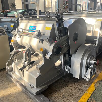 Flatbed Die Geaffineerde Karton Die Cutting Machine Met Machine Dimensie 5129 4150 2346mm en hoge snijnauwkeurigheid Ideaal voor industriële