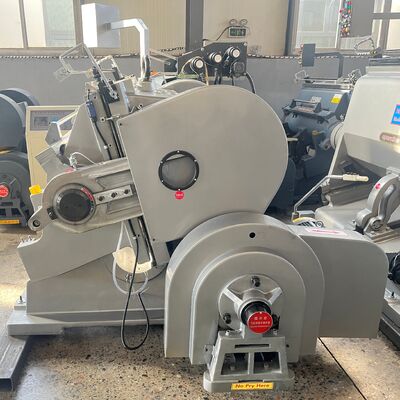 Flatbed Die Geaffineerde Karton Die Cutting Machine Met Machine Dimensie 5129 4150 2346mm en hoge snijnauwkeurigheid Ideaal voor industriële