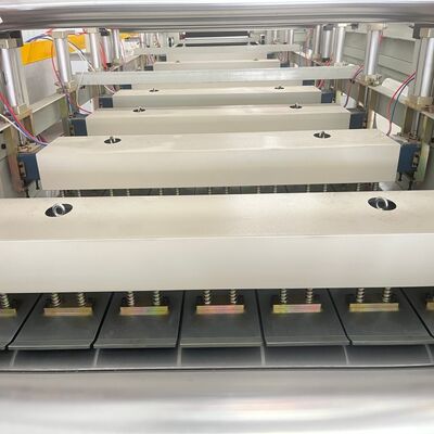 Dubbele gevel voor de productie van gegolfd karton