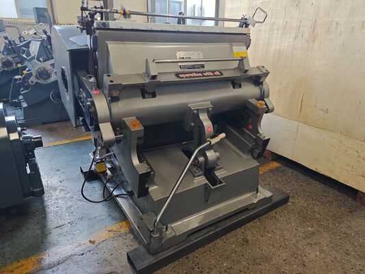 ML1200 Handmatige rollende kartonnen matrassnijmachine voor zware doeleinden 20 stuks/min 1200 * 830 mm