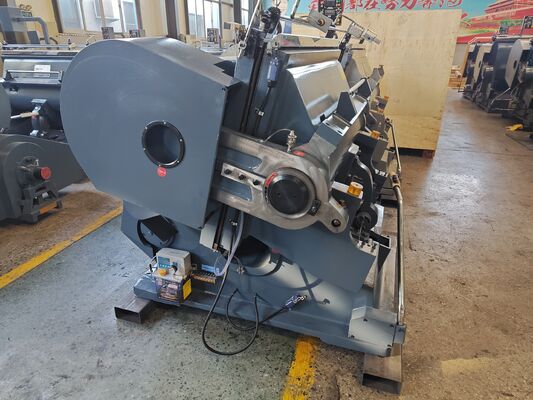 Handmatige zware ML1200 golfkarton stansmachine met 20 stuks/min snelheid en 1200 * 830 mm formaat
