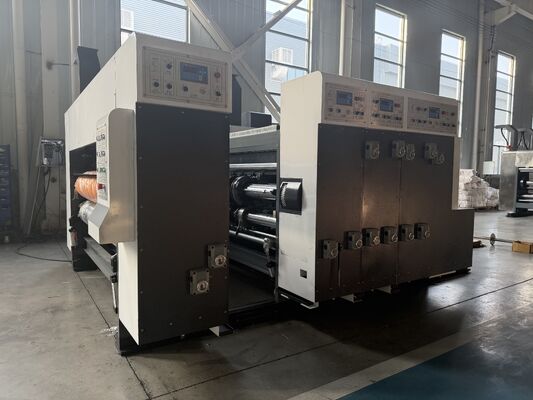 Automatische loodrandvoedende golfkartonflexodrukmachine met een snelheid van 100-130 m/min voor nauwkeurig drukken en splitsen