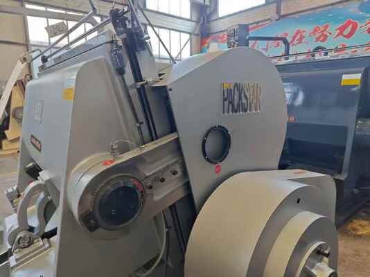 ML1500 half-automatische kartonnen rollensnijmachine met elektrische zuigplaatremkoppeling en vier beveiligingsonderdelen voor 1500 × 1050 mm maximale effectieve afmeting