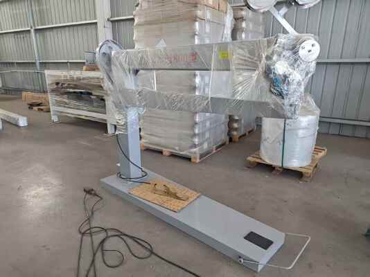 Hoge Snelheid 250/min Handmatige Kartonnen Nietmachine met Stabiele Roterende Werking en 1800mm Lange Arm voor Efficiënte Verpakking
