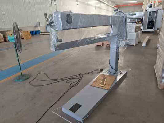 Handmatige Kartonnen Doos Naaimachine DZX1800 Met Stabiele Roterende Bediening Hoge Snelheid 1800mm Lengte Voor Superieure Verpakking