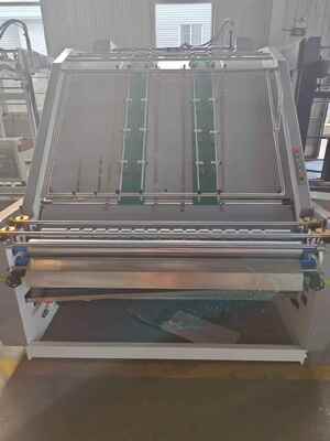 HL1600 automatische golfkarton lamineermachine met max. lamineerformaat van 1600 x 1250 mm, snelheid van 5500 vel/uur en PLC-programmabesturing
