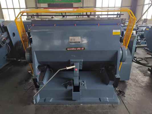 ML1400 Halfautomatische kartonnen matrassnijmachine met elektrische zuigplaatremkoppeling en vier beveiligingsonderdelen voor grotere veiligheid