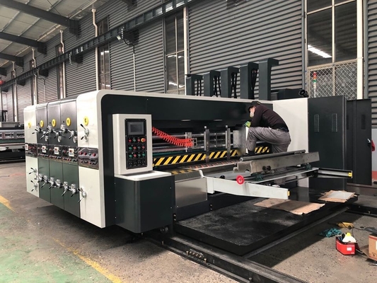 De Drukmachine Vier van douane Automatische Flexo Kleur met Matrijzensnijder