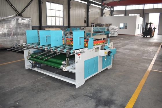 380V de Productielijn van de kartondoos Semi Automatische Vouwende het Lijmen Machine